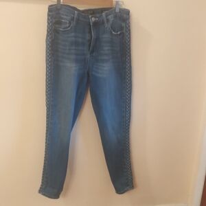 Judy Blue Medium Wash Jeans